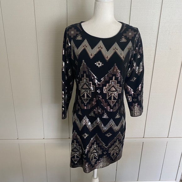 EXPRESS Aztek Style Dress in Black - Picture 3 of 7